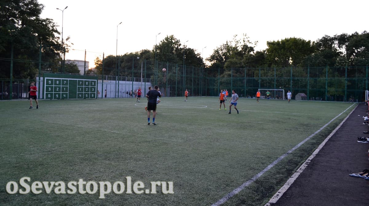 Футбольное поле в центре Севастополя