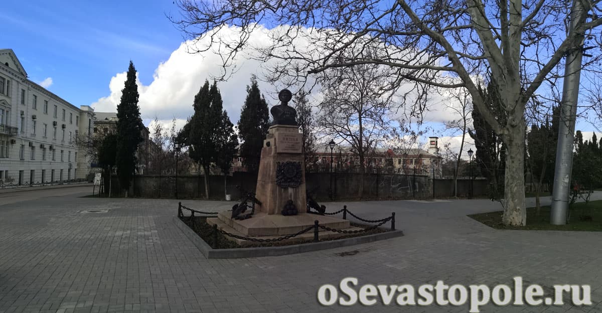 Памятник матросу Кошке в Севастополе - фотография
