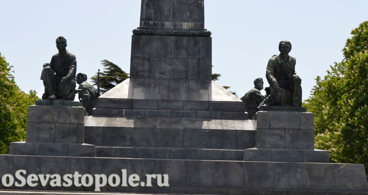 фото памятника Ленину в Севастополе