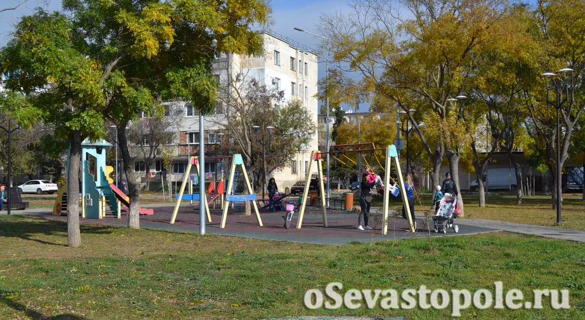 Детская площадка в сквере Музыки Севастополь