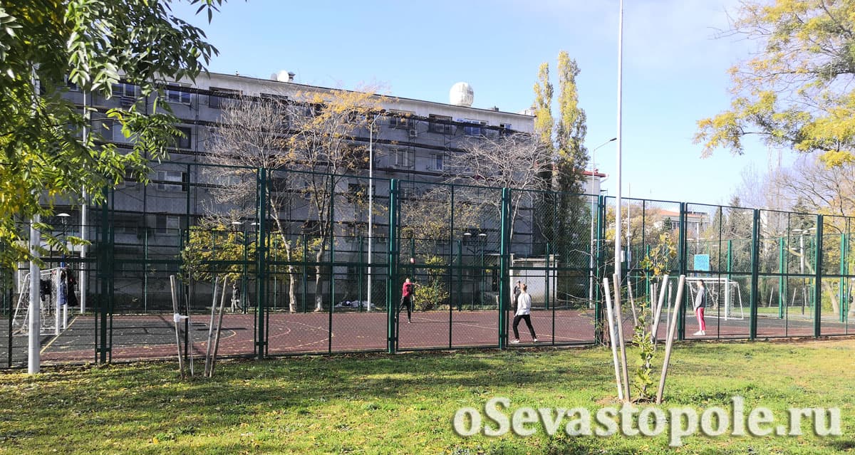 Спортивная площадка в сквере Николая Музыки Севастополь